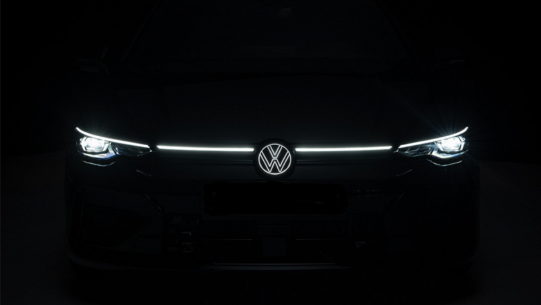 Volkswagen показал официальные фото новейшего Golf R