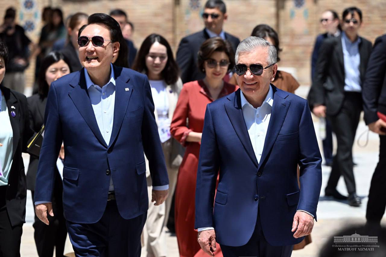 Шавкат Мирзиёев и президент Южной Кореи посетили исторические памятники Самарканда
