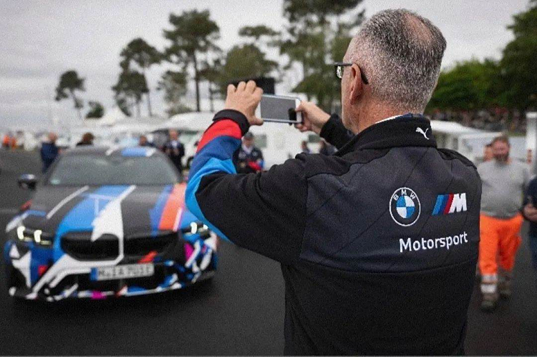 В сети показали живые фото новейшего BMW M5