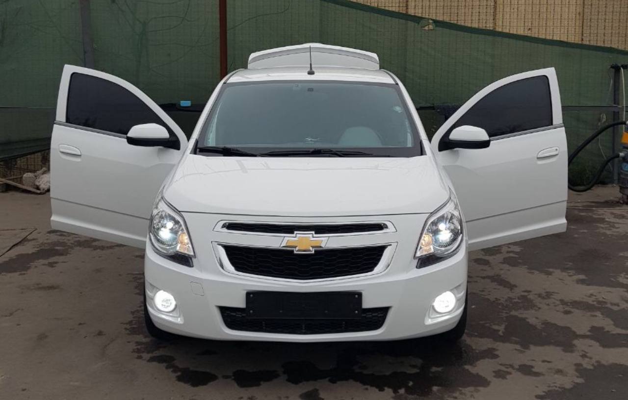 Узбекистанец продает Chevrolet Cobalt с пробегом по цене Tracker