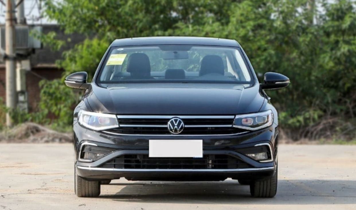 Новые Volkswagen Bora в Китае продают дешевле $9 600