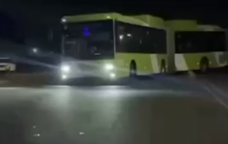 В Ташкенте водитель автобуса проехался «змейкой»: его уволили и внесли в «черный список»