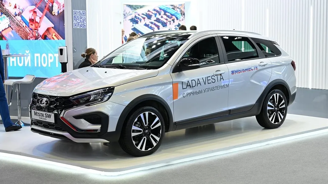 «АВТОВАЗ» выпустит новую версию LADA Vesta с ручным управлением