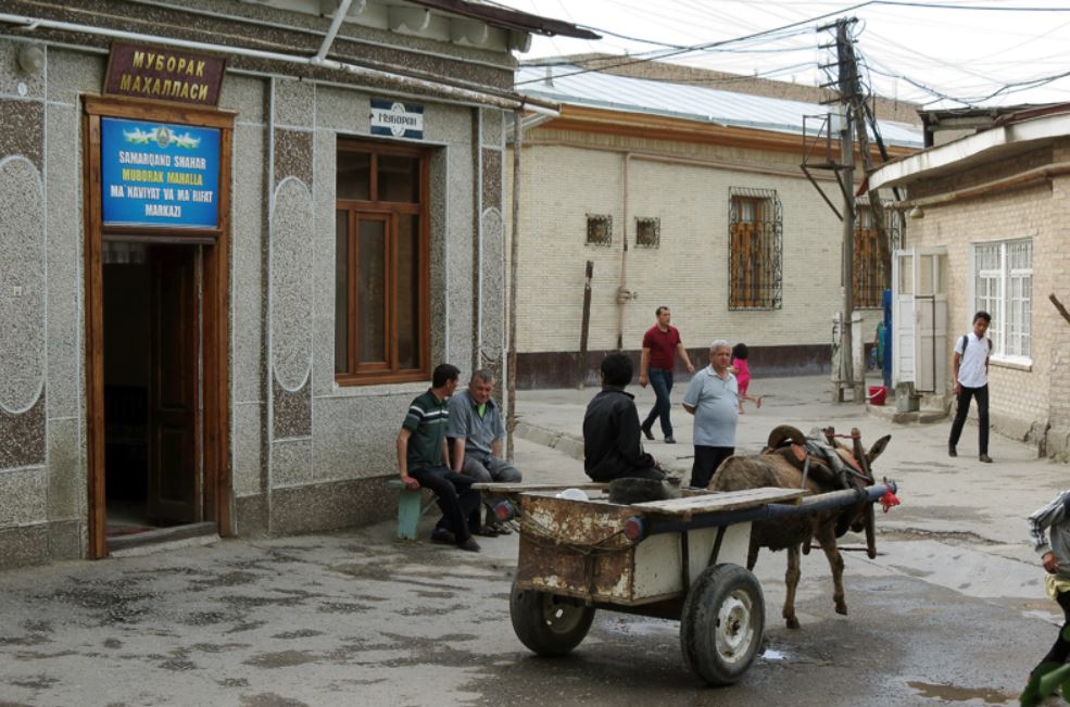 В Узбекистане появится реестр бедных семей 