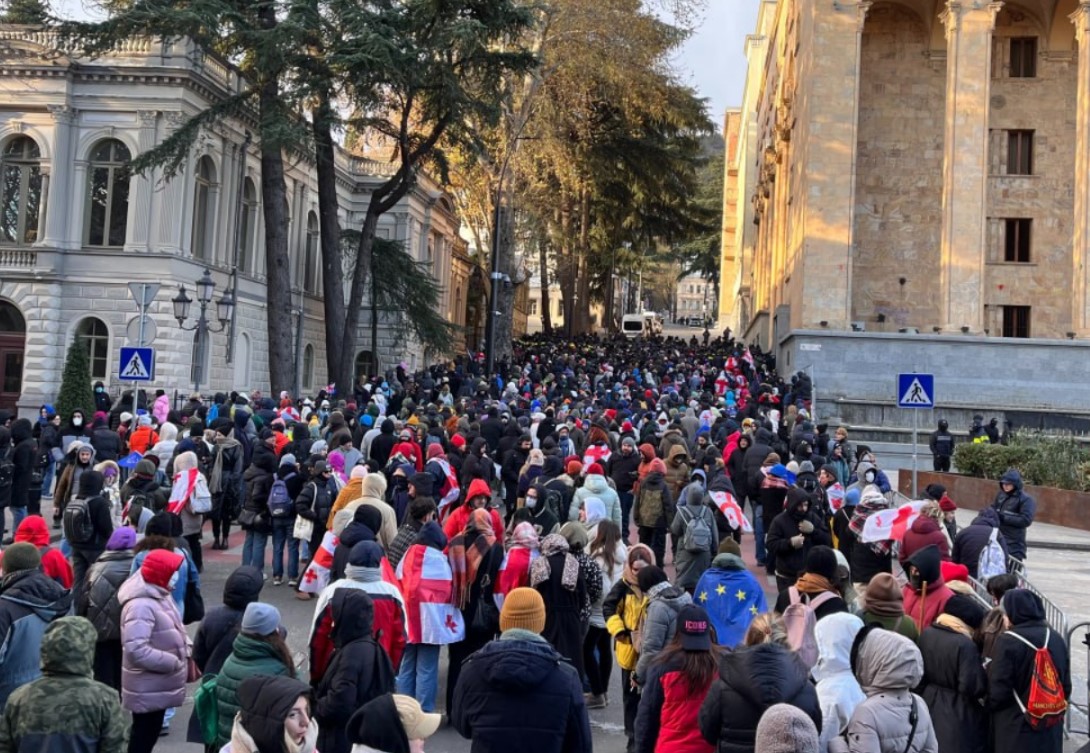 В Грузии устроили митинг против президентских выборов