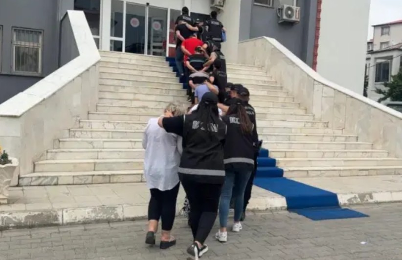 Из Турции  депортировали трех узбекистанок, занимавшихся проституцией