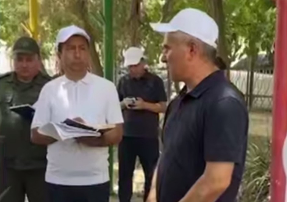 «Закопаешь вместе с людьми». Хоким Бухарской области поручил снести здания без решения суда