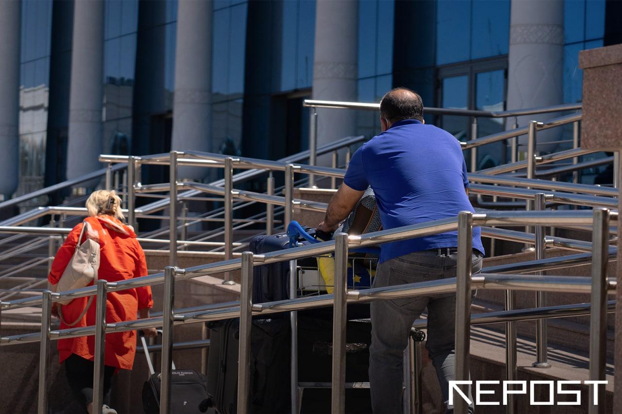 O‘zbekistonga to‘rt oyda qancha turist kelgani maʼlum qilindi