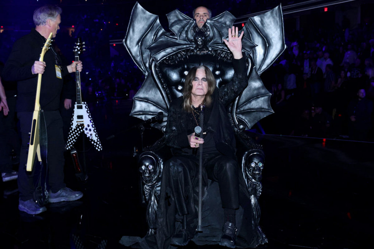 Black Sabbath завершили карьеру прощальным концертом