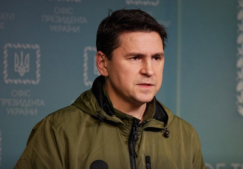 Подоляк заявил, что Украина готова обсуждать с Россией прекращение огня в небе