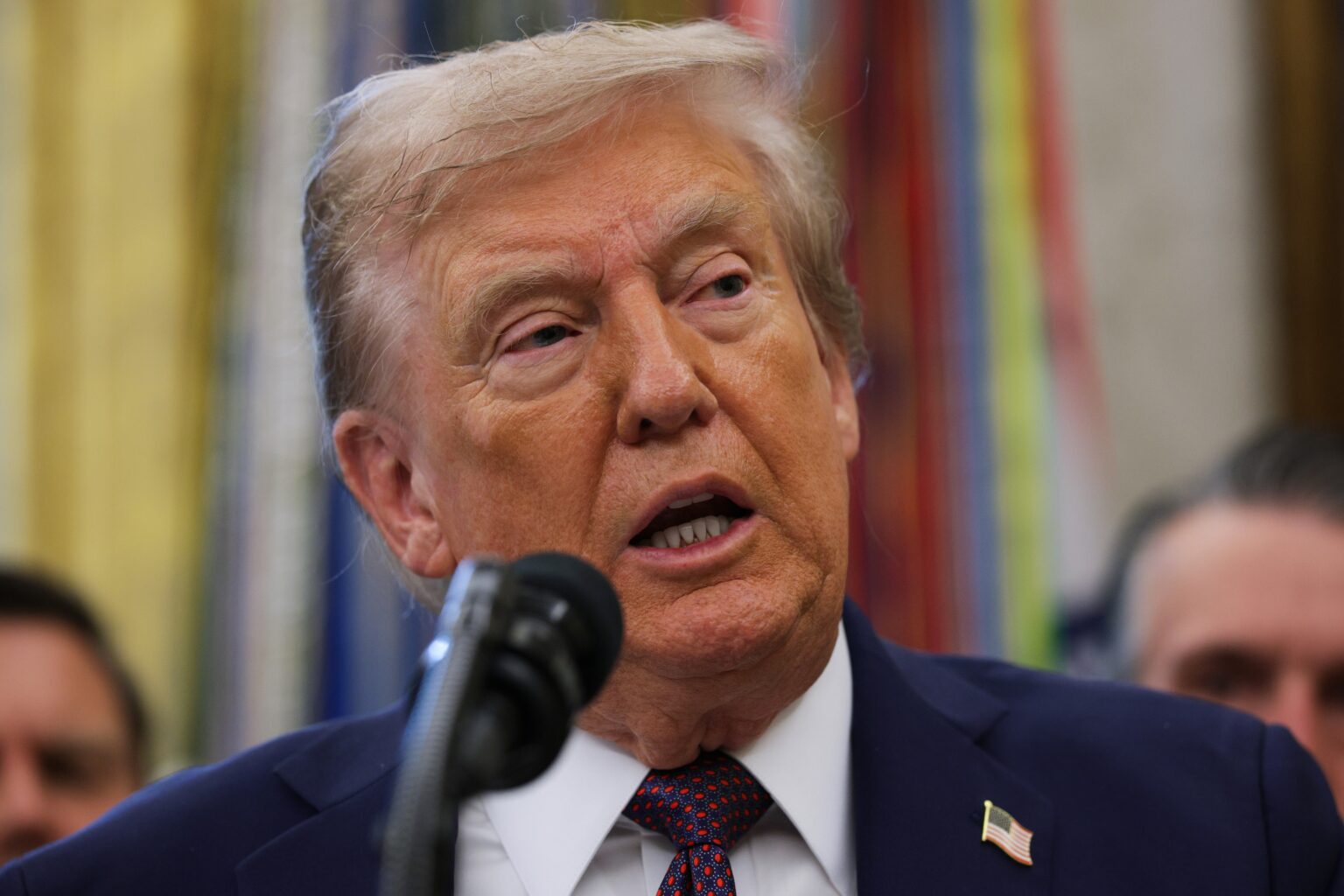 Трамп: У США достаточно ядерного оружия, чтобы взорвать мир 150 раз