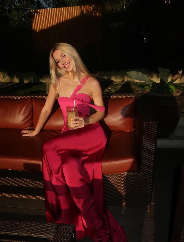 На фото: победительница «Мисс Земля» Натали Пушкинова