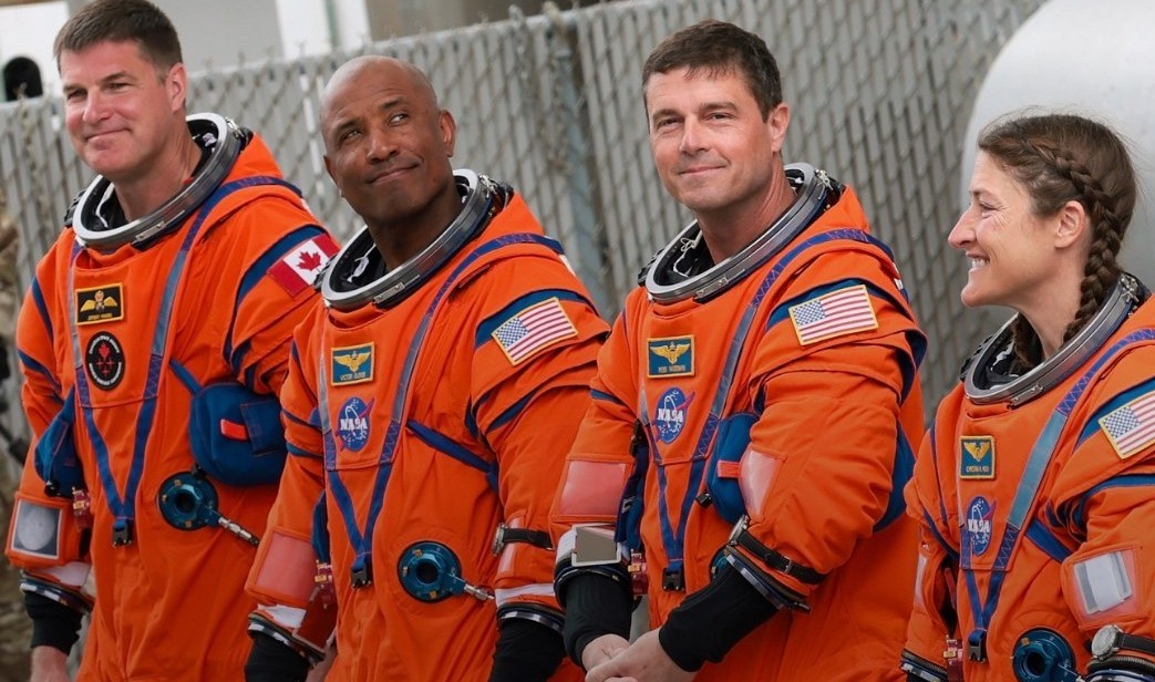 Астронавты миссии «Артемида-2» установили рекорд дальности полета человека от Земли