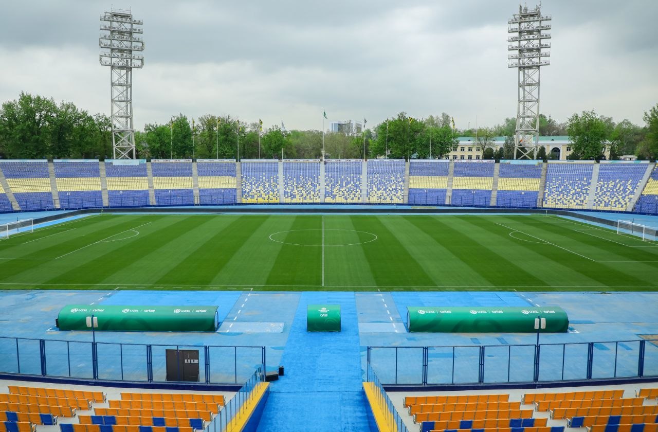 Шавкат Мирзиёев поручил увеличить посещаемость футбольных матчей