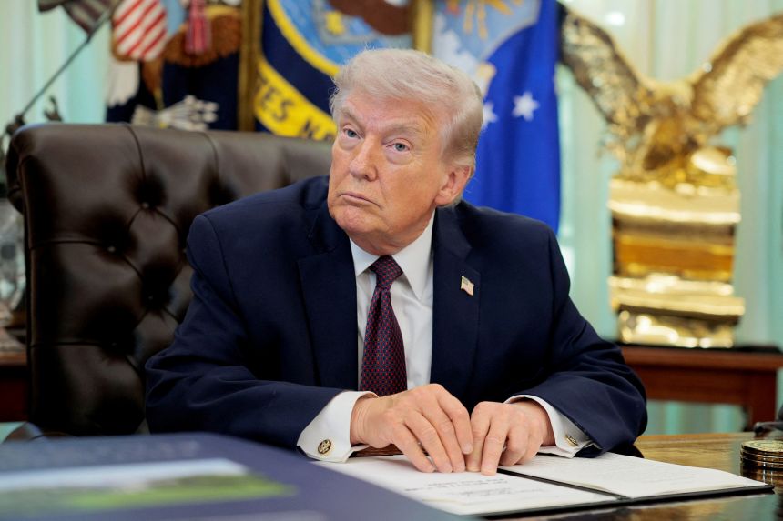 Трамп заявил, что США рассчитывают содействовать проходу судов через Ормузский пролив