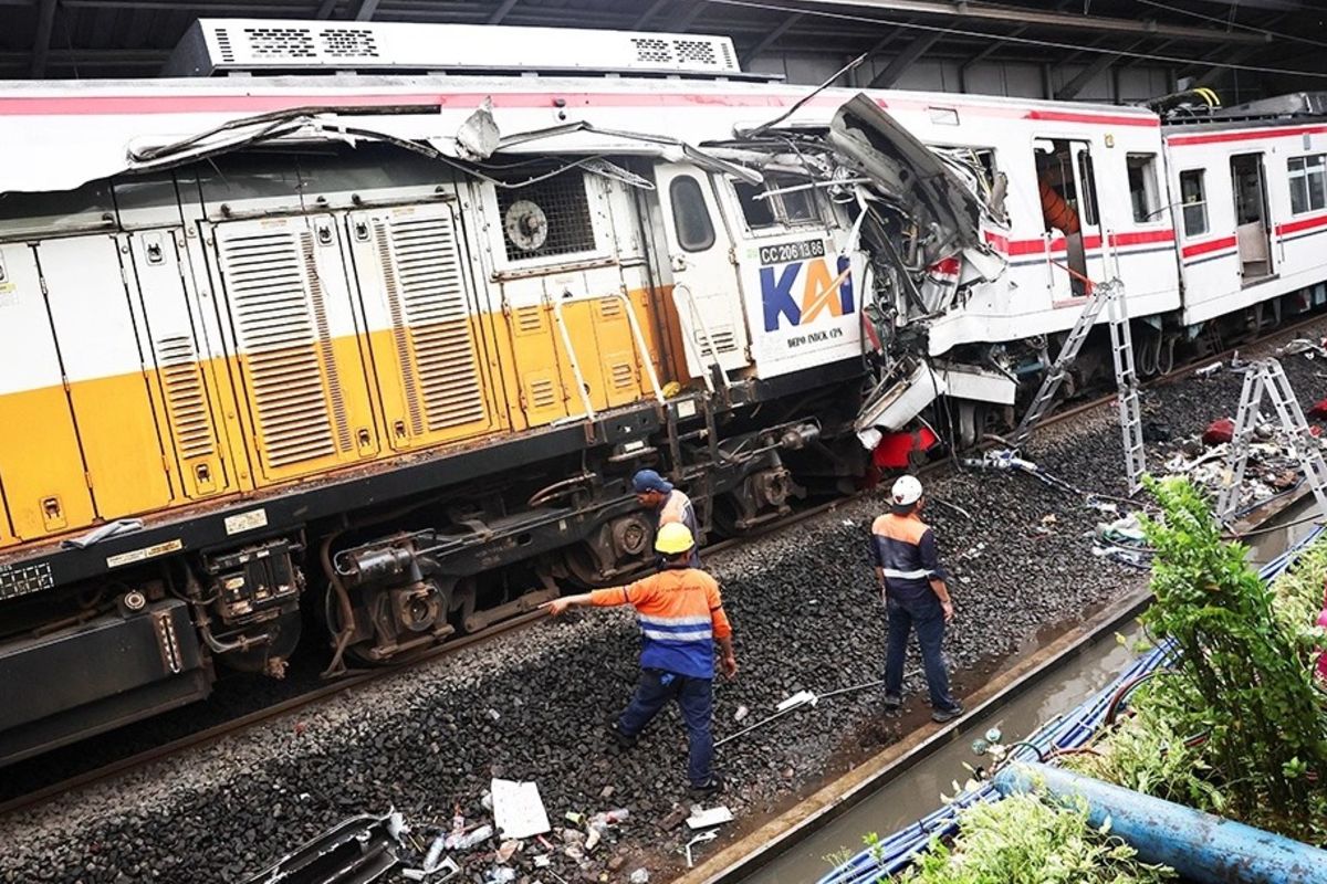 В Индонезии столкнулись два поезда, есть погибшие и пострадавшие