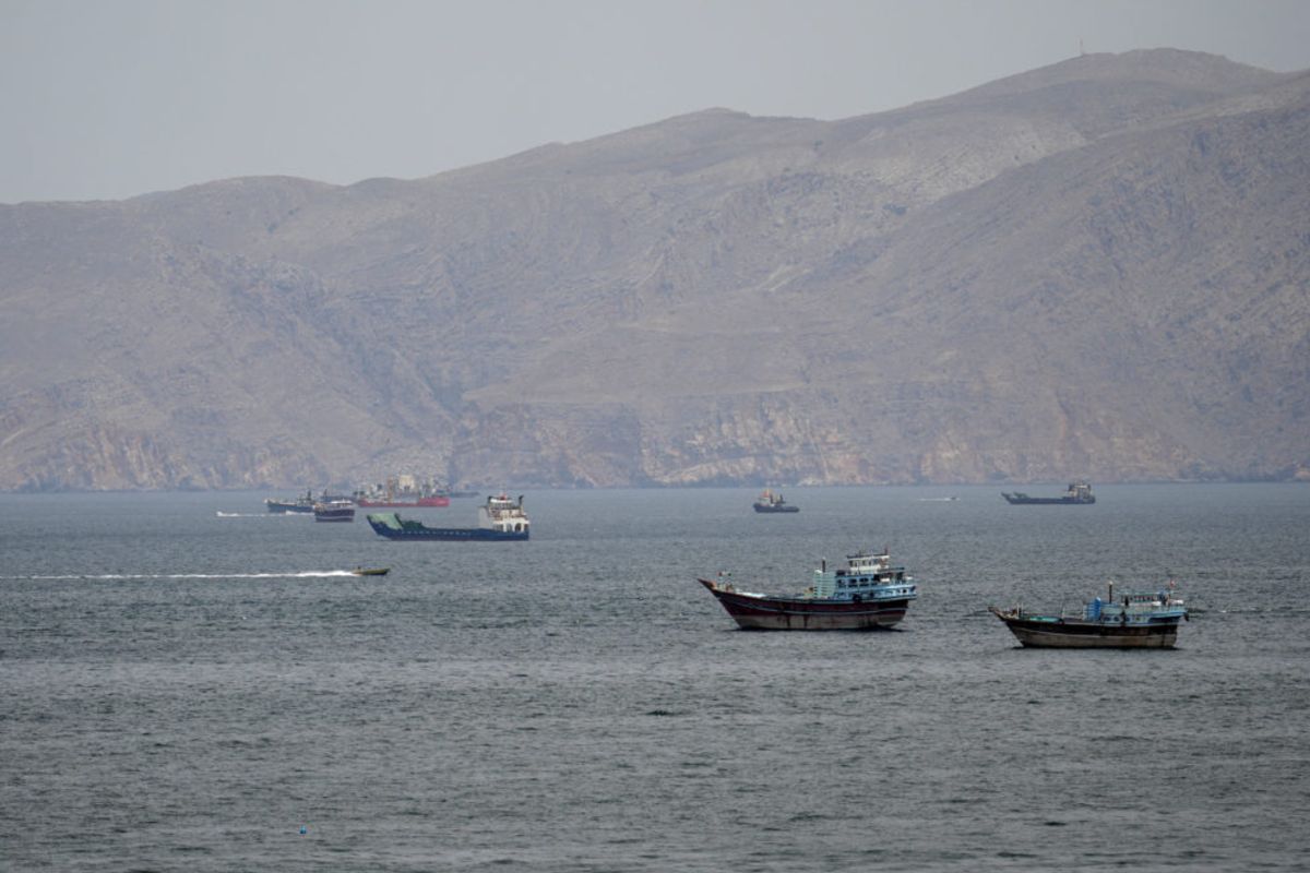 В Иране назвали условие открытия Ормузского пролива для торговых судов