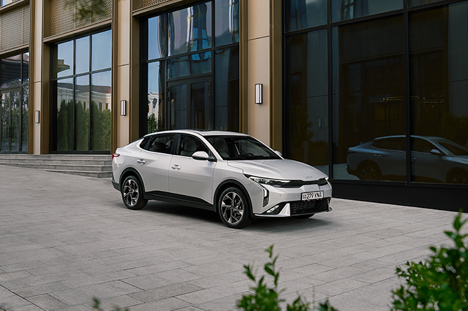 Kia объявляет о старте продаж нового седана K3