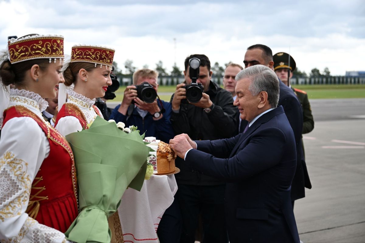 Как Шавката Мирзиёева встретили в Минске