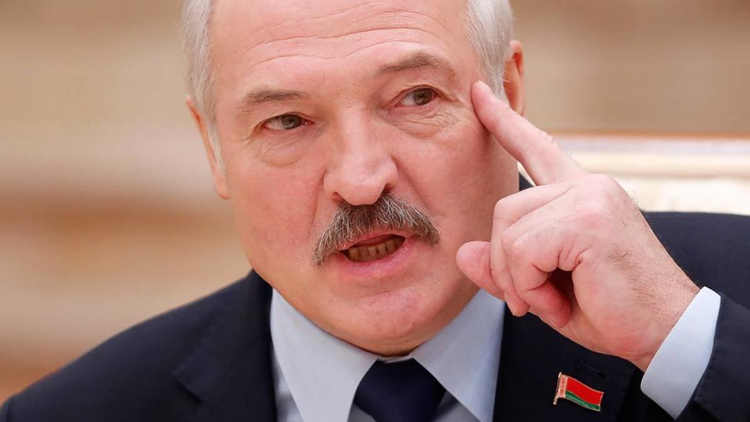 Лукашенко призвал белорусов «шевелиться» и не ждать безвозмездной помощи