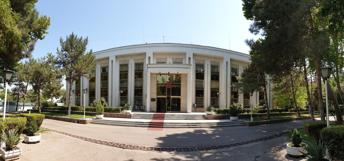 Российское посольство в Ташкенте снова принимает документы по оформлению РВП