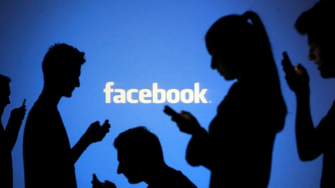 Бывшая сотрудница Facebook слила в сеть секреты компании