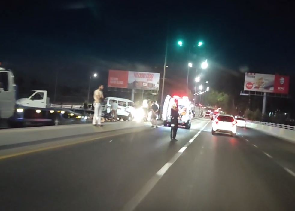 В Ташкенте опять произошла авария на проспекте Бунёдкор, есть пострадавший (видео)