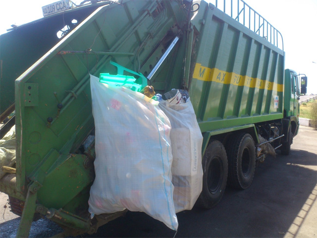 В нескольких регионах Узбекистана подорожает вывоз мусора