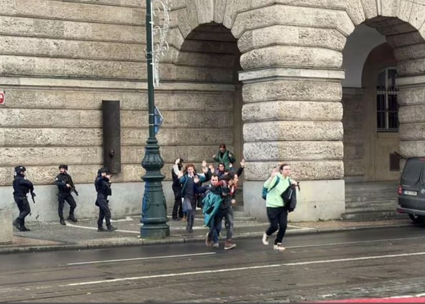 Студент открыл стрельбу в Карловом университете в Праге: погибли 15 человек