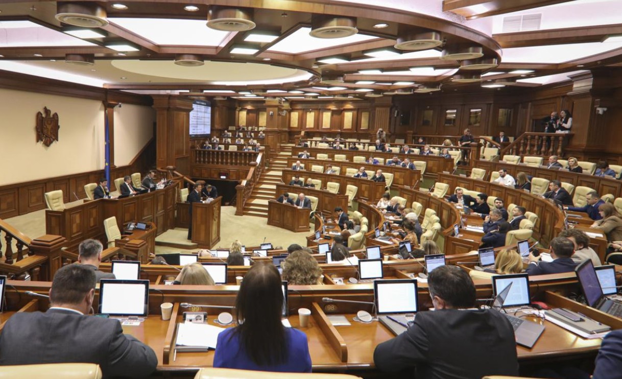 Парламент Молдовы одобрил выход из базовых договоров СНГ