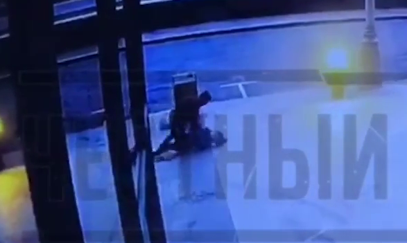 Ревнивый узбекистанец зарезал супругу на глазах у прохожих в Москве – видео