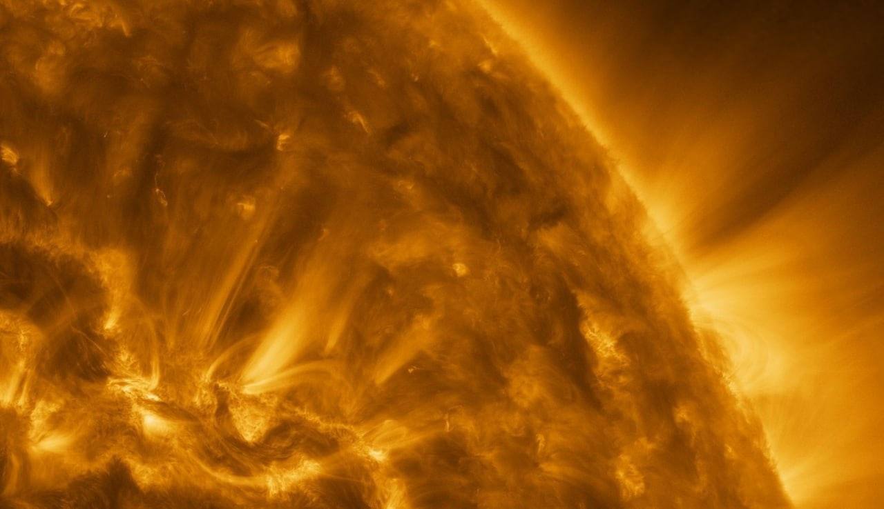 Появились снимки Солнца с максимально близкого расстояния — фото