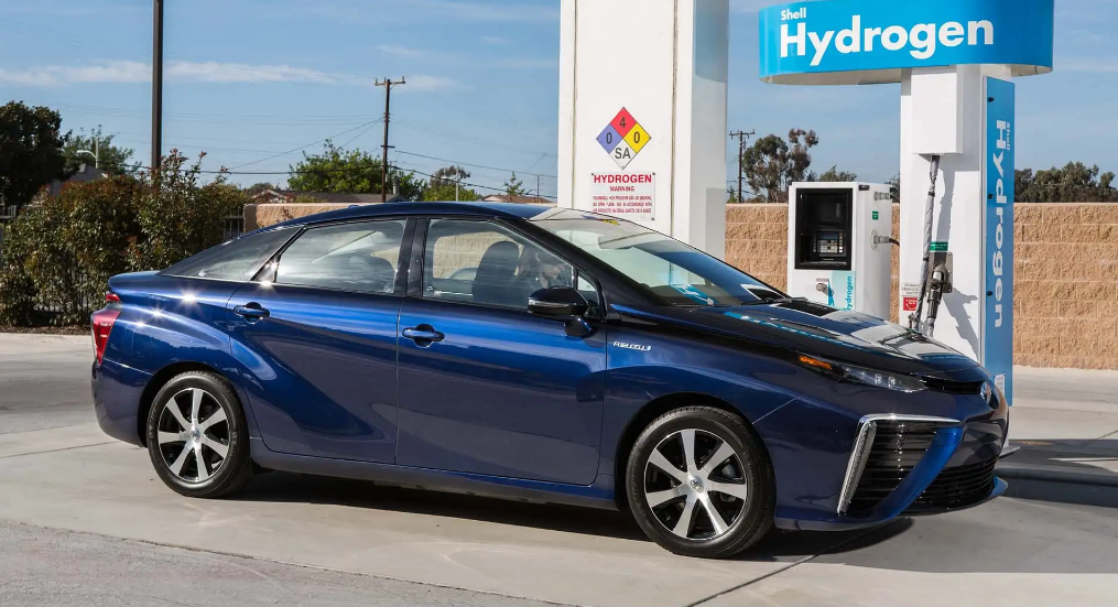 Автоэксперт рассказал, почему не стоит покупать Toyota с водородным двигателем