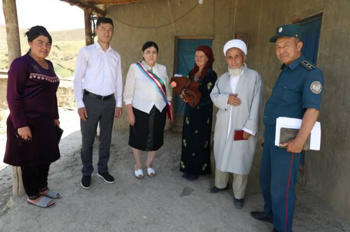 В Узбекистане 75-летний мужчина стал отцом