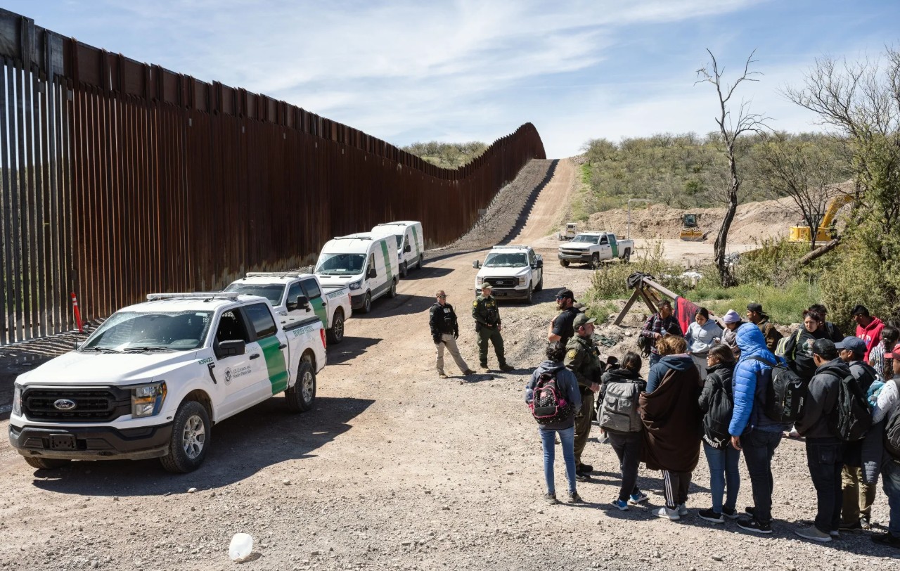 В ICE сообщили, что в США еще порядка 1,6 млн нелегалов подлежат депортации