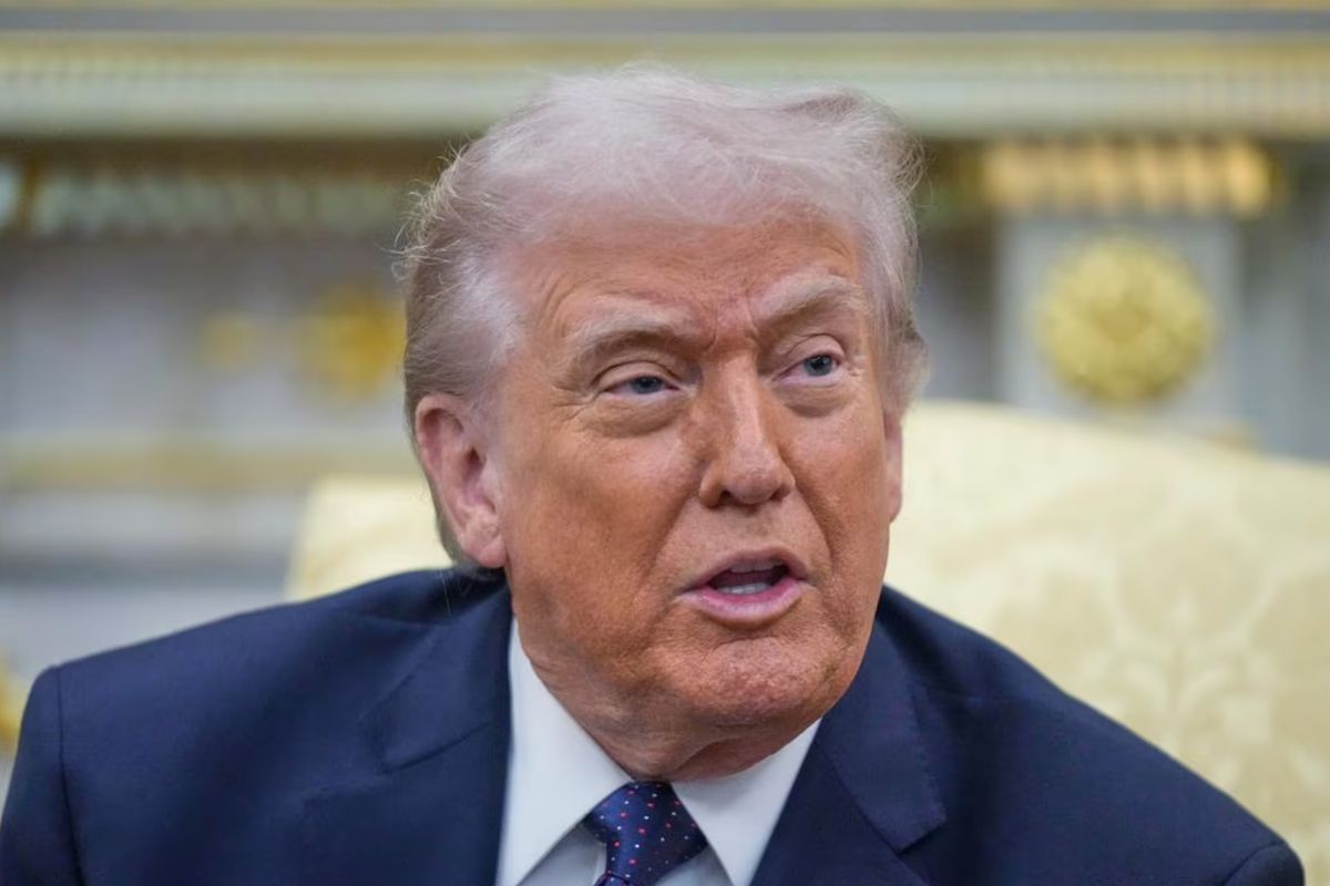 Трамп заявил, что США прекратят проводить суда через Ормуз до завершения переговоров с Ираном