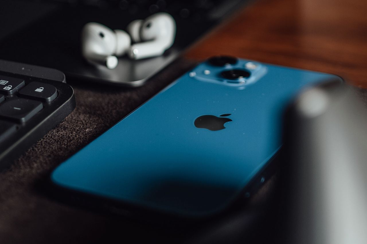 iPhone - последние новости от команды Repost.uz