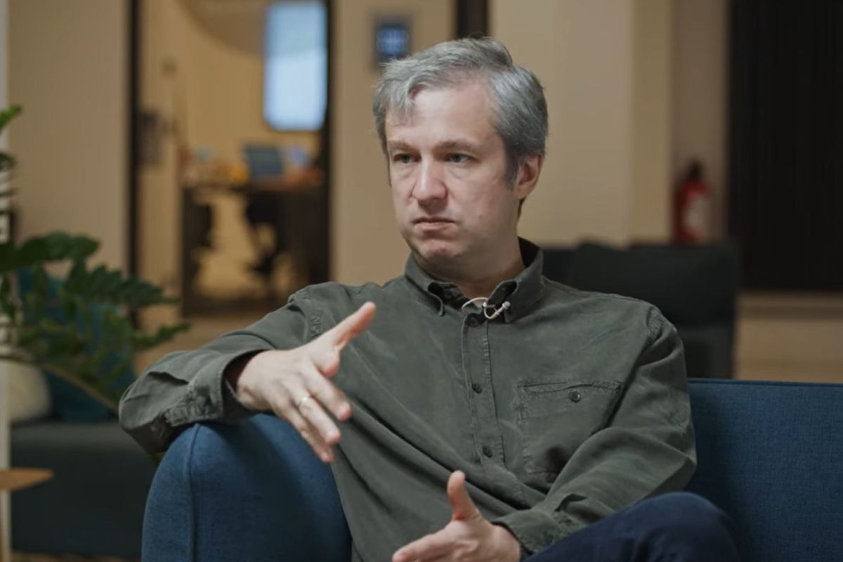 Российский суд заочно приговорил кинокритика Антона Долина к колонии