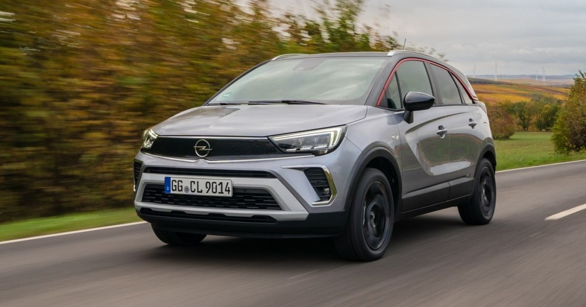 Opel вывел на тесты электрический кроссовер Crossland