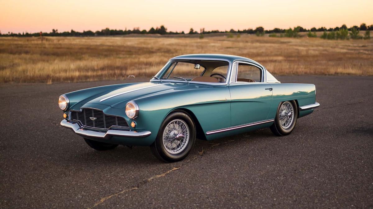 В сети продают очень редкий Aston Martin 1954 года выпуска