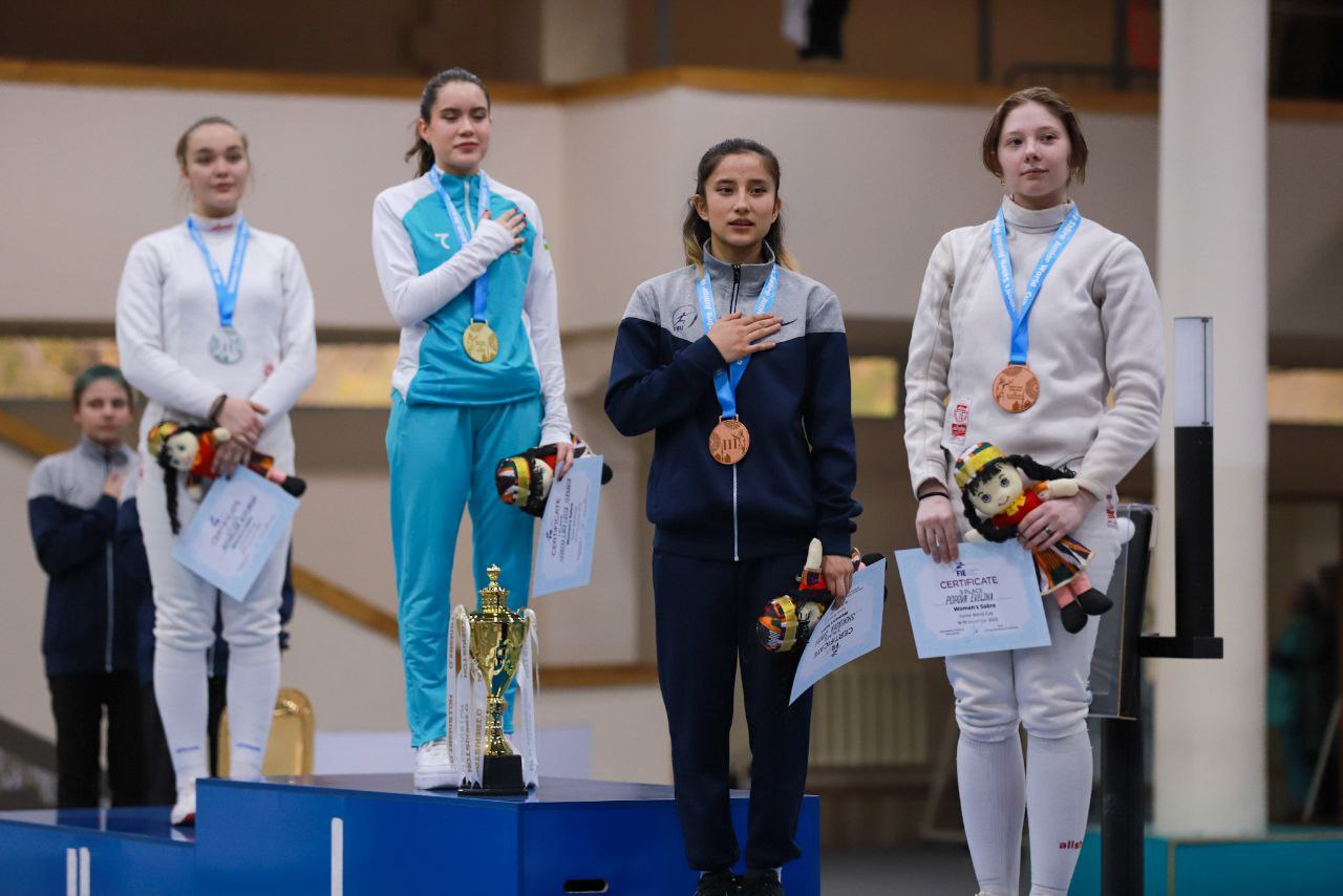 Узбекские саблистки завоевали «золото» и «бронзу» на этапе Кубка мира