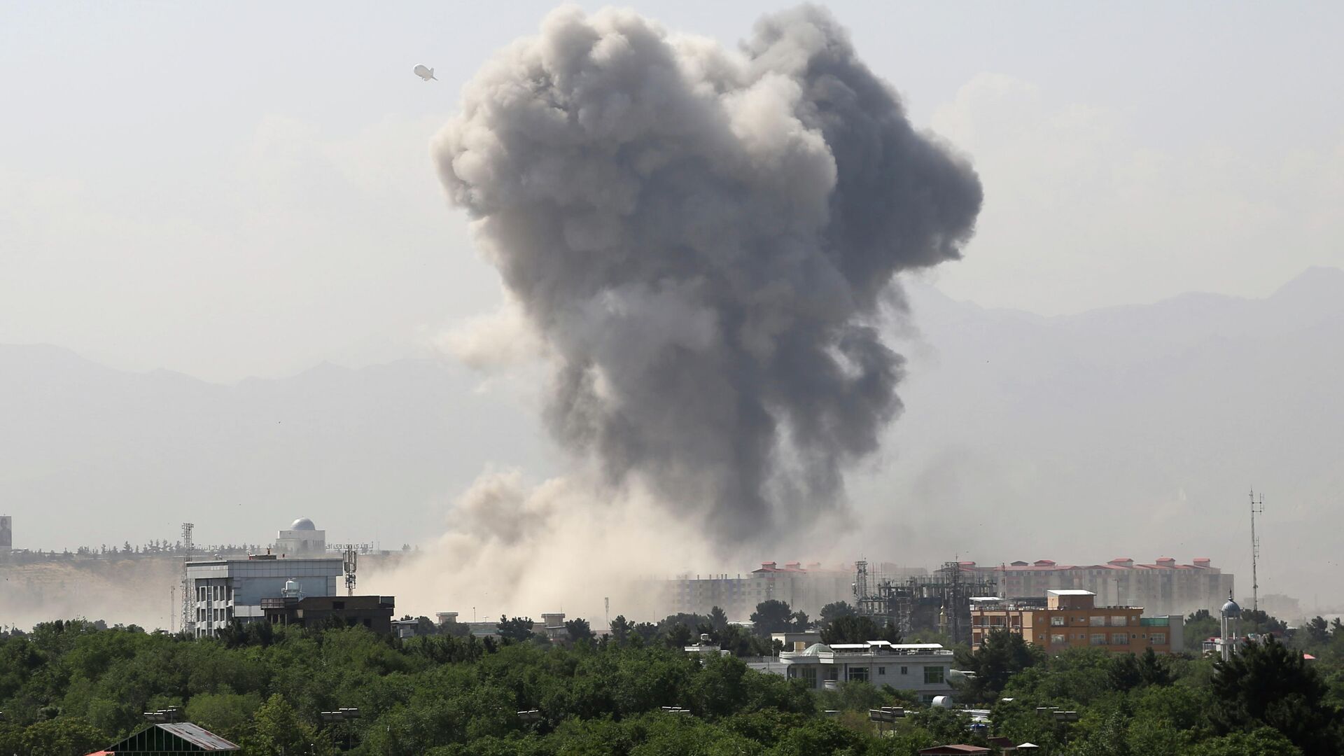В Кабуле прогремел взрыв в мечети при МВД, есть погибшие — видео