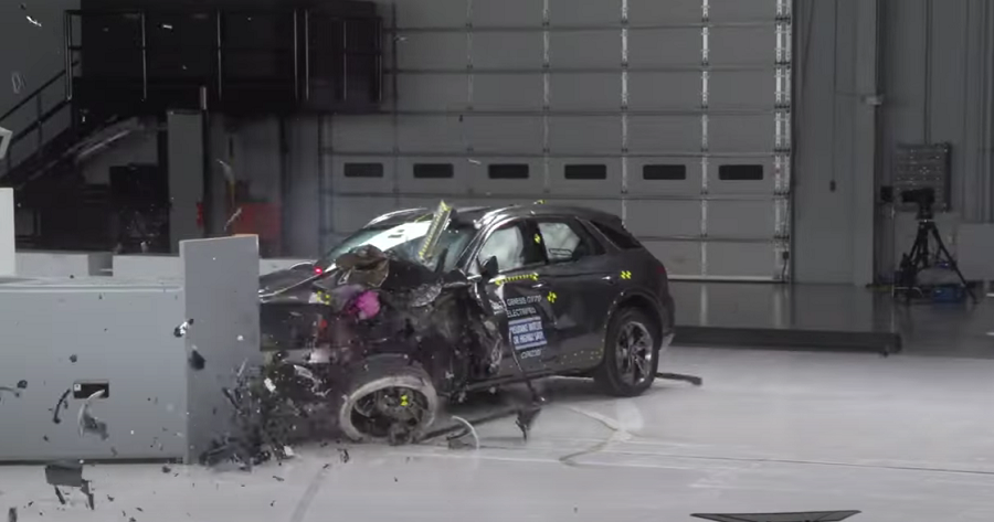 В сети показали результаты краш-тестов IIHS автомобилей Hyundai Ioniq 6, Genesis GV70 и Lexus RZ