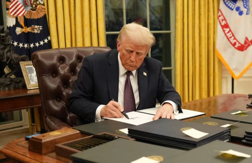 Трамп отменил санкции против Сирии
