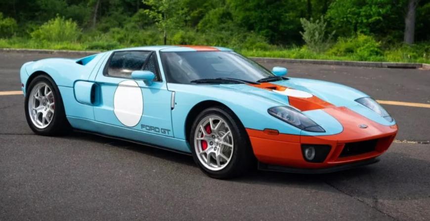 В сети продают лимитированный Ford GT Heritage Edition 2006 в идеальном состоянии