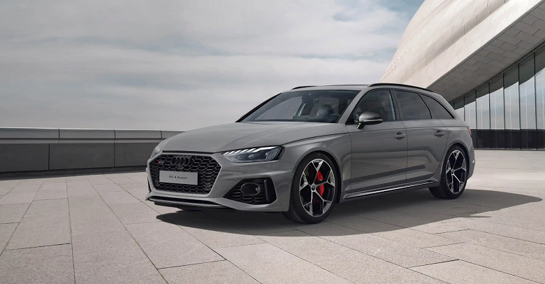 Audi презентовала новейший универсал RS 4 Avant