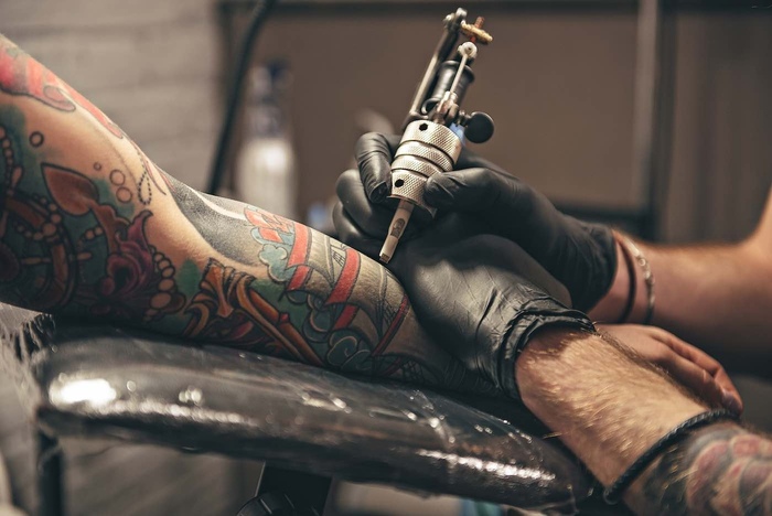 С какого возраста можно делать татуировку без согласия родителей?