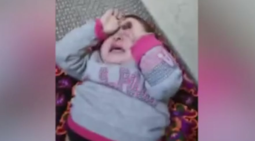 Жительница Самарканда избила до крови своего ребенка — видео (18+)