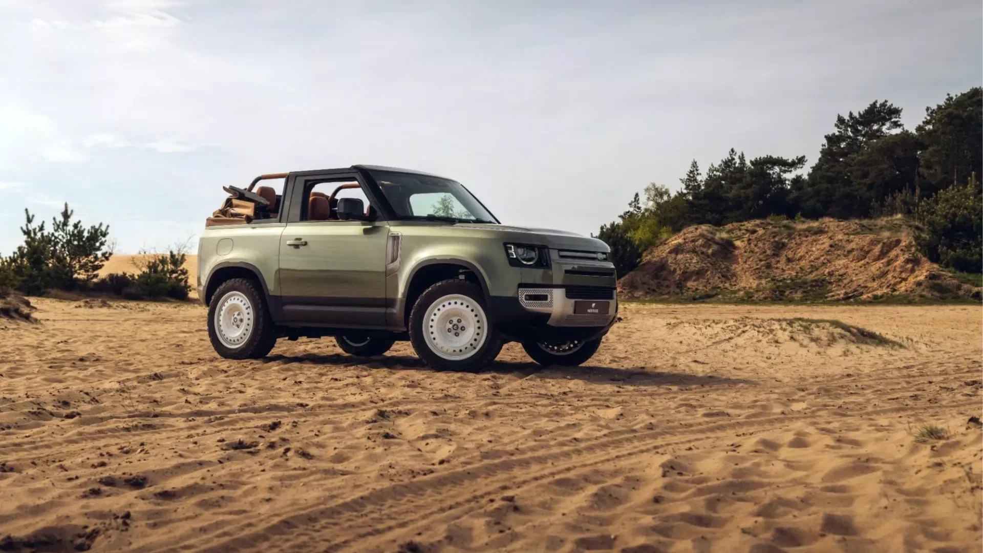 Land Rover Defender превращают в кабриолеты