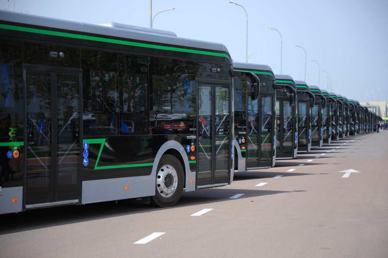 Из Китая в Ташкент доставили свыше 200 новых автобусов (фото)